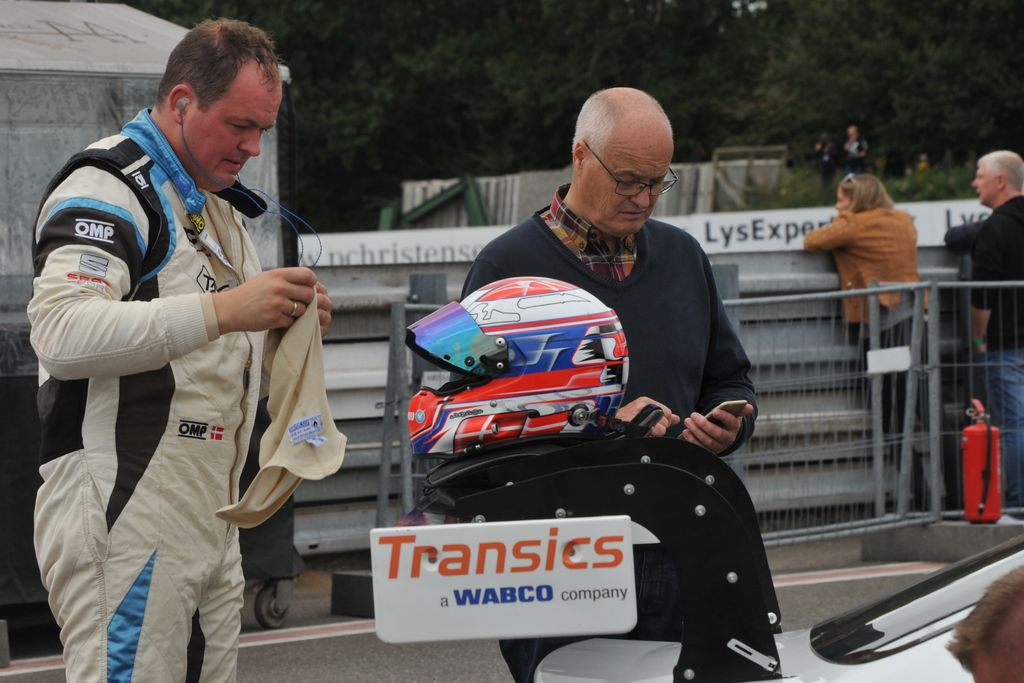 Da Michel Nykjær sidst deltog, skulle han bare medbringe køredragt og hjelm.
Sammen med sin far Jens står han nu bag Nykjær Motorsport i Super GT- og Super 2L-klasserne.
(Foto: Morten Alstrup)